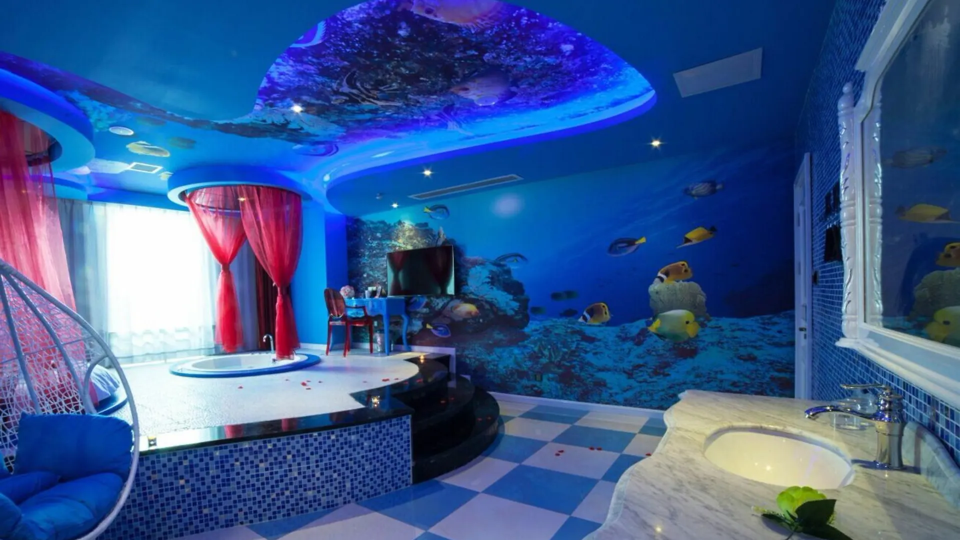 Suzhou Huazhiyu Lover Theme Hotel