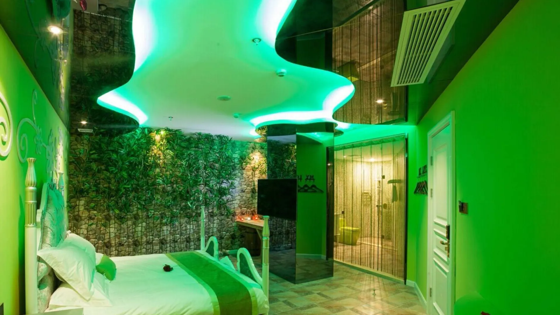 Suzhou Huazhiyu Lover Theme Hotel China
