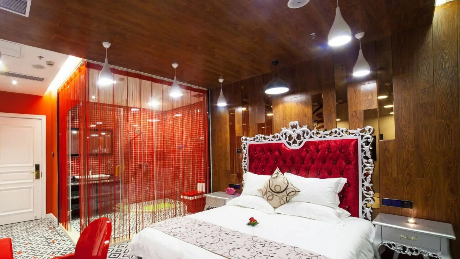 Suzhou Huazhiyu Lover Theme Hotel 3*, Suzhou (Jiangsu)