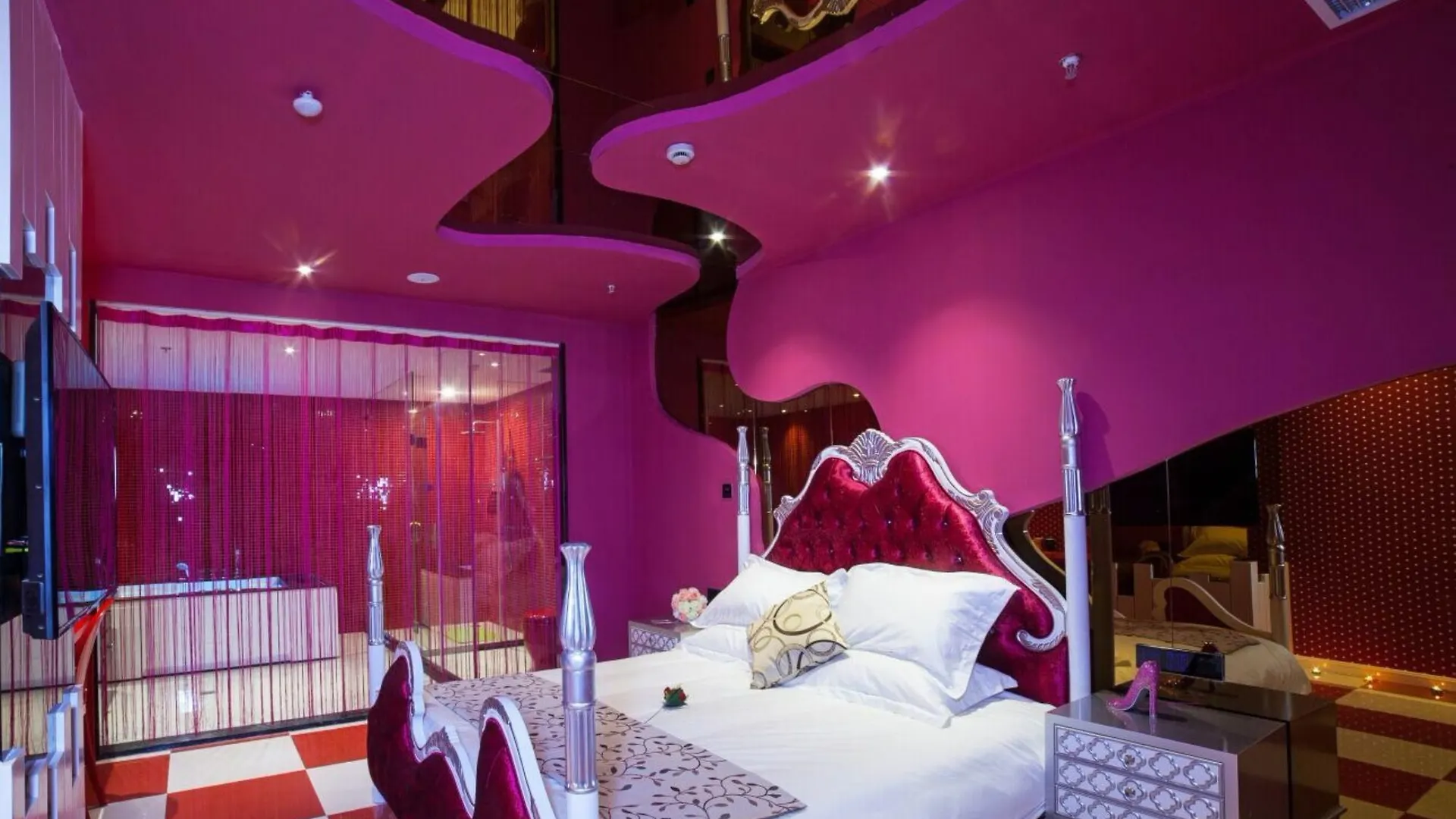 Suzhou Huazhiyu Lover Theme Hotel