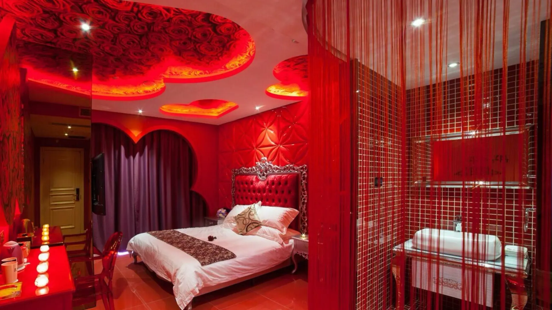 Suzhou Huazhiyu Lover Theme Hotel China